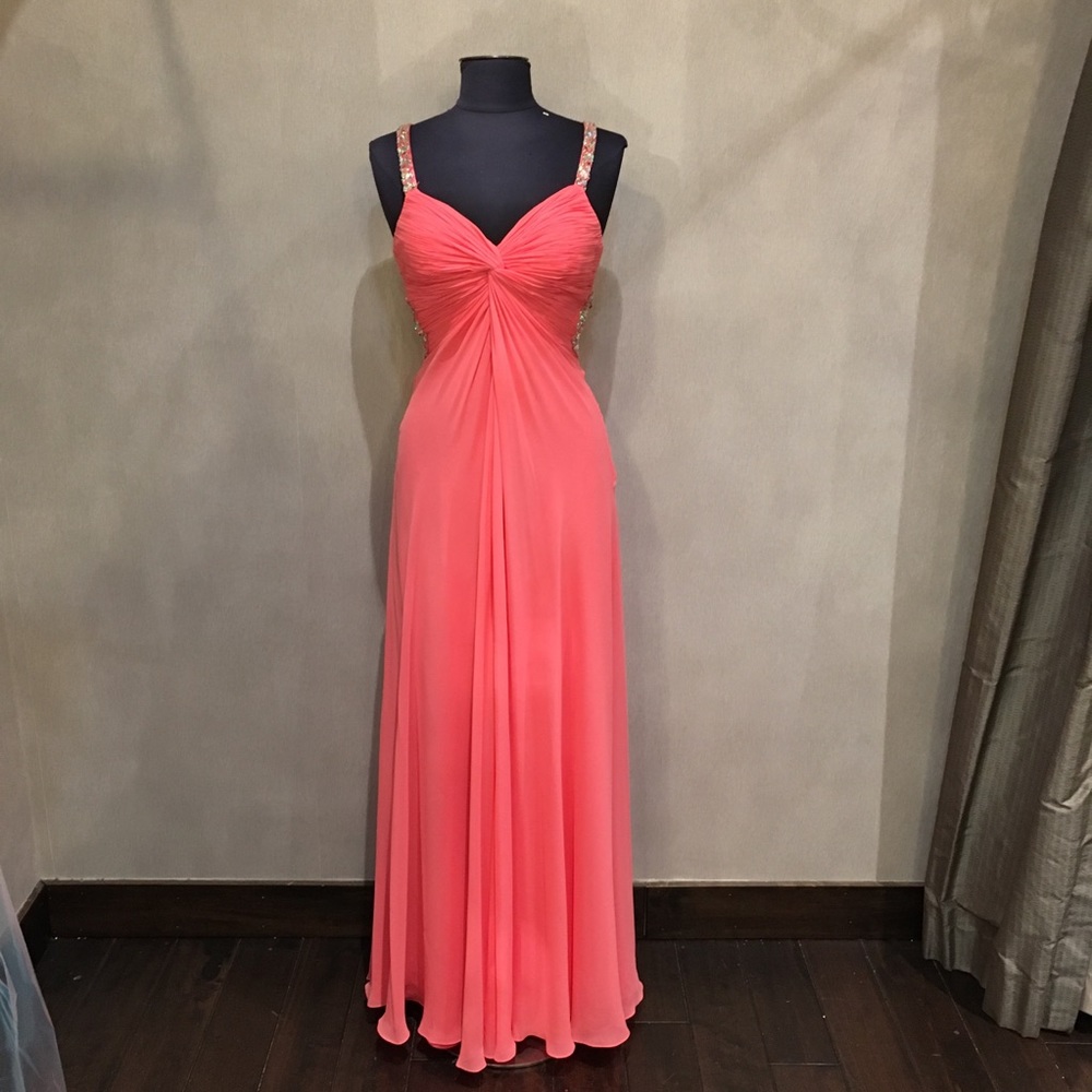 Faviana Size 6 Gown